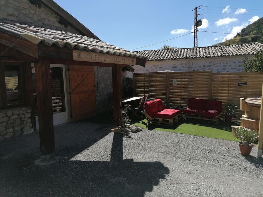 Gite L'Edelweiss 3* La Piarre Exteriér fotografie